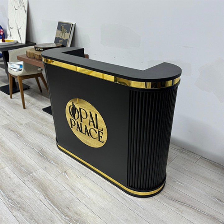 في شركة OVI Furniture SA، لدينا الحل المثالي لتأثيث كل مكان ضيافة، من المطاعم والمقاهي إلى الفنادق والنوادي وصالونات التجميل. أياً كان أسلوبك أو تصميمك الداخلي أو ذوقك، فلدينا الحل الذي يناسبك تمامًا.